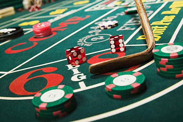 hasilwin live roulette table with dealer, wheel, and betting layout visible on mobile phone screen